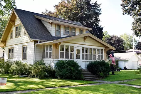 319 S 10th St, Osage, IA 50461