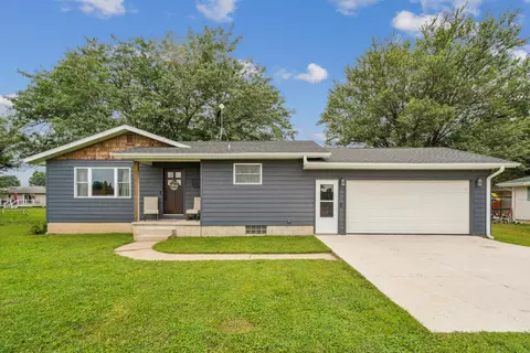 1304 Greeley St, Nashua, IA 50658