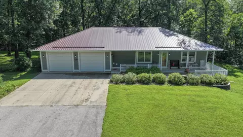 6511 Gilbertville Rd, La Porte City, IA 50651