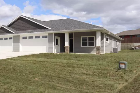 2354 Shagbark Lane Rd, Decorah, IA 52101