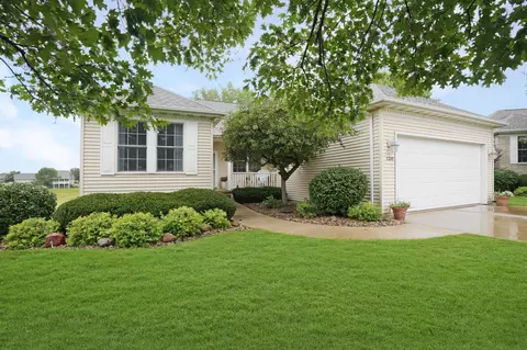 120 Augusta Cir, Waverly, IA 50677