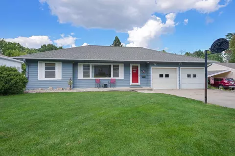 711 Cornwall Ave, Waterloo, IA 50702