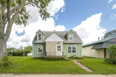 415 La Porte Rd, Waterloo, IA 50702
