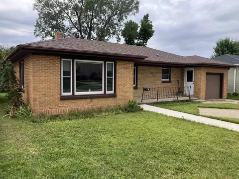 239 S Linn Ave, New Hampton, IA 50659