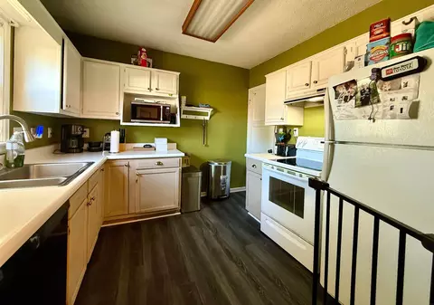 115 Cornwall Ave, Waterloo, IA 50702 photo 7