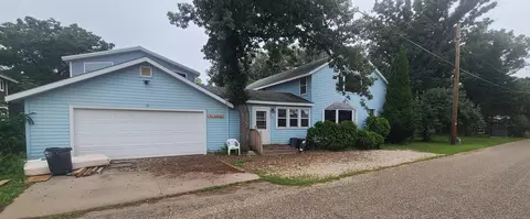 403 River View Rd, Guttenberg, IA 52052
