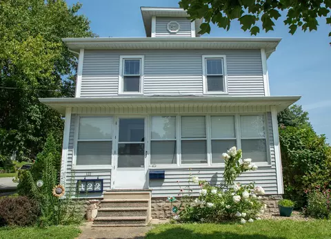 122 NE 7th St, Waverly, IA 50677