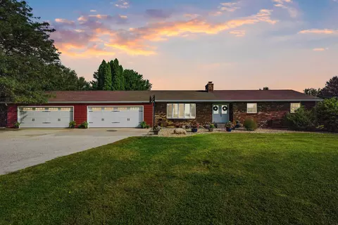 138 Schrock Rd, Waterloo, IA 50701