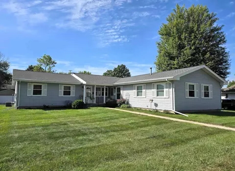 903-905 Poplar St, La Porte City, IA 50651
