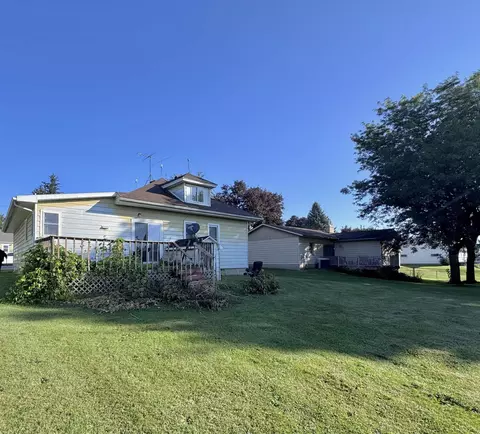 206 E Watson St, Garnavillo, IA 52049 photo 2