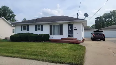 1225 Downing St, Waterloo, IA 50701