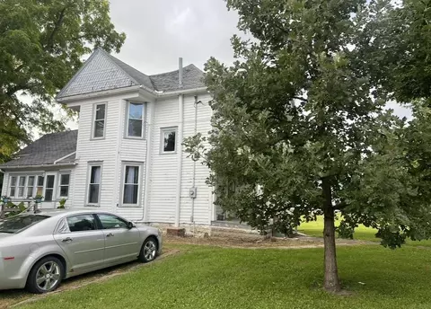 514 S Main St, Fayette, IA 52142
