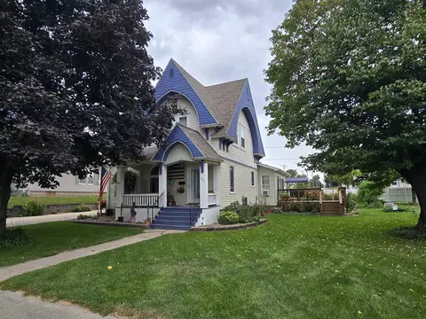 206 W Maple St, West Union, IA 52175