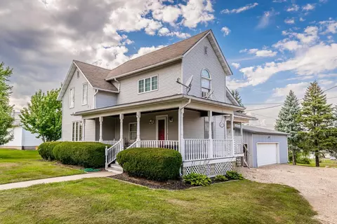 303 E State St, Toledo, IA 52342