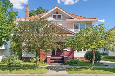 116 Liberty St, Manchester, IA 52057