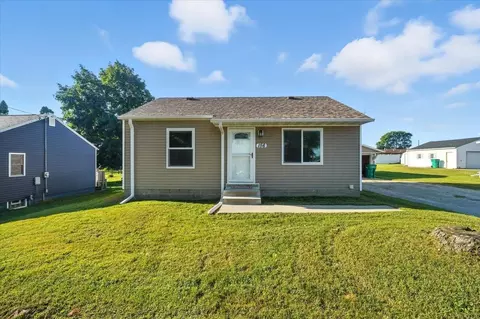 156 Gray St, Elk Run Heights, IA 50707