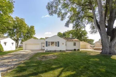 316 3rd St, Washburn, IA 50702