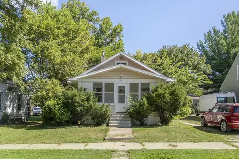 931 Leavitt St, Waterloo, IA 50702