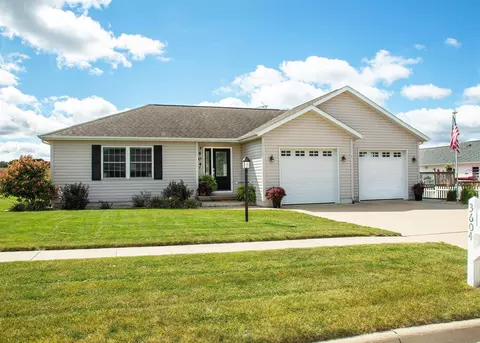 3604 Monaghan Dr, Waverly, IA 50677