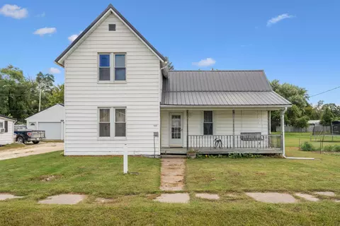 120 N Main St, Dundee, IA 52038