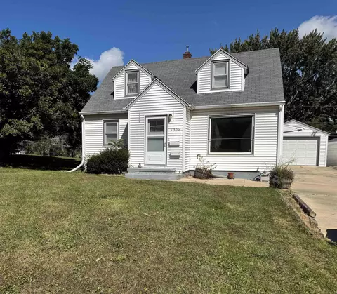 1539 Byron Ave, Waterloo, IA 50702