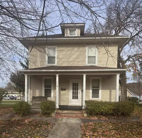 616 W Water St, Decorah, IA 52101