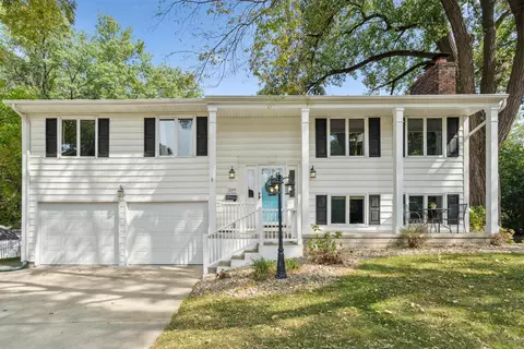 209 Graceline Blvd, Waterloo, IA 50701