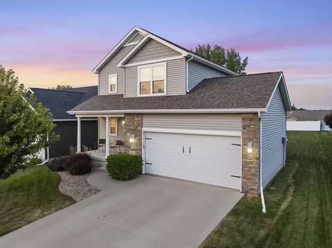 1407 Hummingbird Cir, Waterloo, IA 50702