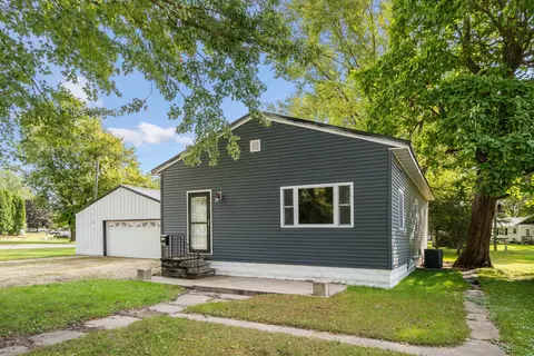 205 SW 8th Ave, Oelwein, IA 50662