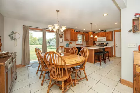 Dining - 327 E Mindy Dr, Shell Rock, IA 50670 photo 1 of 2