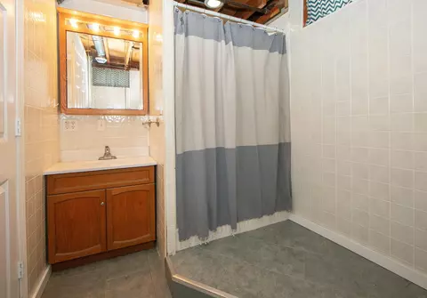 Bath - 327 E Mindy Dr, Shell Rock, IA 50670 photo 2 of 2