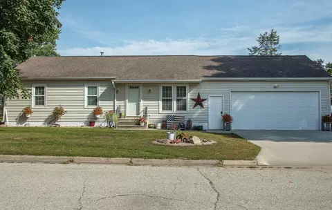 Exterior - 327 E Mindy Dr, Shell Rock, IA 50670 photo 3 of 3