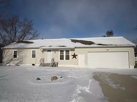 327 E Mindy Dr, Shell Rock, IA 50670