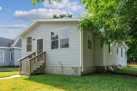 1002 Williston Ave, Waterloo, IA 50702