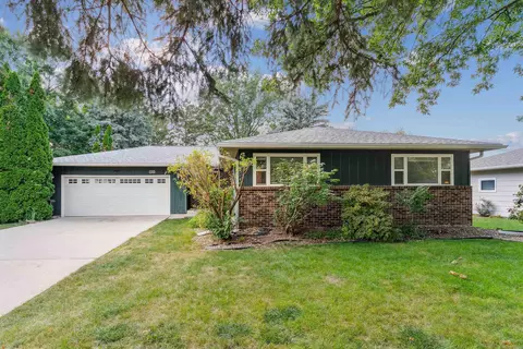 1103 Ridgemont Rd, Waterloo, IA 50701