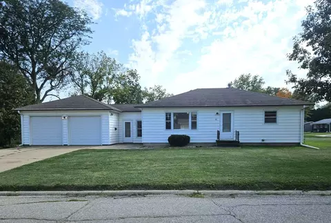 12 Bluff St, La Porte City, IA 50651