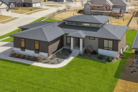 4207 Jakob Cir, Cedar Falls, IA 50613