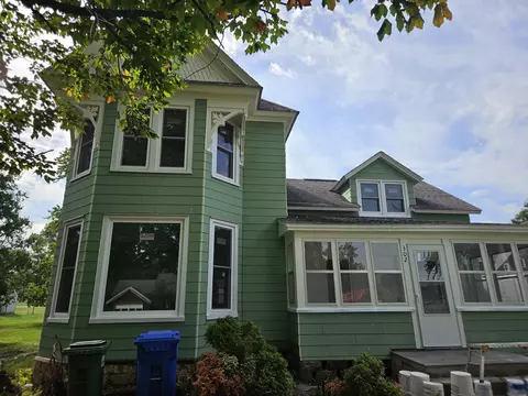 302 Douglas St, Nashua, IA 50658