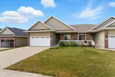 3738 Pheasant Ln, Waterloo, IA 50701