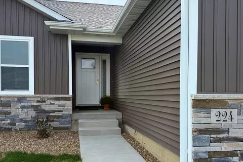 224 Borrett St, Jesup, IA 50648