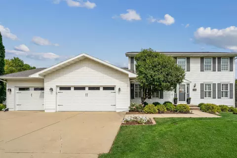 417 Primrose Dr, Hudson, IA 50643