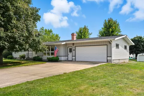 307 W Ridge St, Readlyn, IA 50668