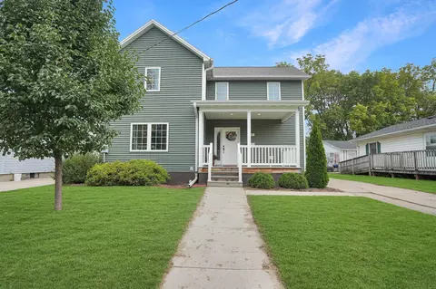 804 3rd St, La Porte City, IA 50651