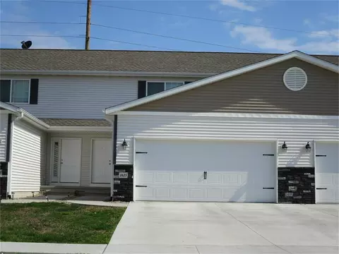1615 Darby Dr, Waterloo, IA 50702