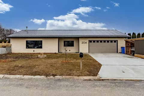 204 C Ave, Grundy Center, IA 50638