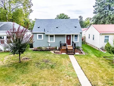 323 Hartman Ave, Waterloo, IA 50701