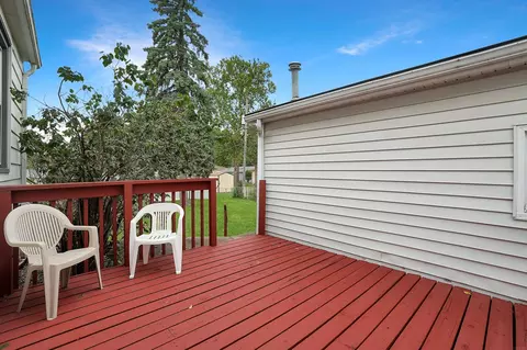 Exterior - 1123 E Ridgeway, Waterloo, IA 50702 photo 4 of 7