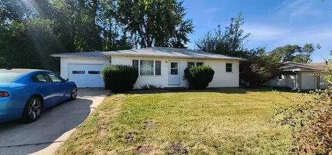 1004 Joy St, Cedar Falls, IA 50613