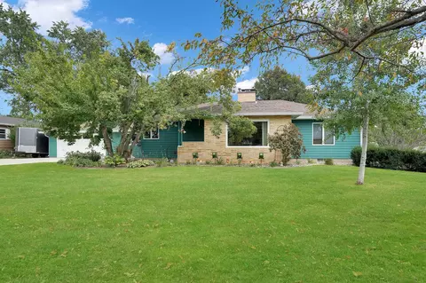4006 Rownd St, Cedar Falls, IA 50613