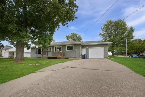 1908 5th St, Gilbertville, IA 50634